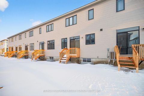 Photo 36 at 887 Eileen Vollick Crescent, Morgan's Grant/South March, Kanata