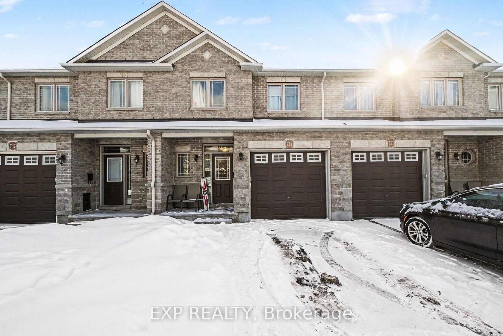 735 Regiment Avenue, Emerald Meadows/Trailwest, Kanata 2