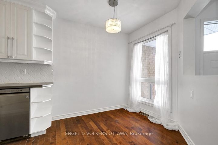 Photo 12 at 101 Halley Street, Nepean (Heritage Park), Ottawa