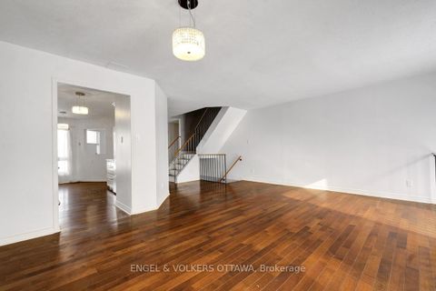 Photo 9 at 101 Halley Street, Nepean (Heritage Park), Ottawa