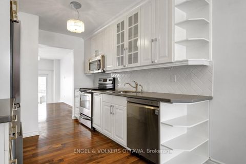 Photo 10 at 101 Halley Street, Nepean (Heritage Park), Ottawa