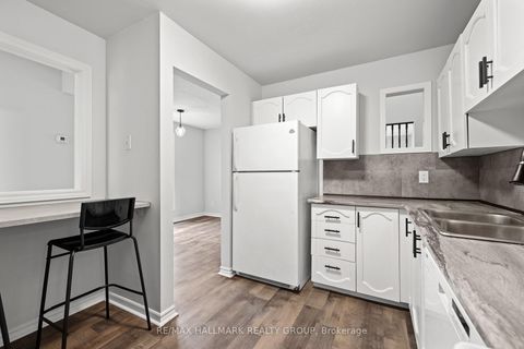 Photo 7 at 1083 Millwood Court, Convent Glen North, Orleans