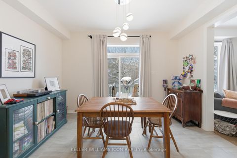 Photo 10 at 132 Asper Trail Circle, Emerald Meadows/Trailwest, Kanata