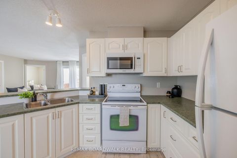 Photo 4 at 206 Oak Leaf Private, Richmond, Stittsville