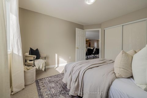 Photo 14 at 206 Oak Leaf Private, Richmond, Stittsville