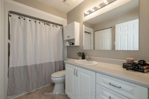 Photo 15 at 206 Oak Leaf Private, Richmond, Stittsville
