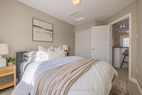 Photo 18 at 206 Oak Leaf Private, Richmond, Stittsville