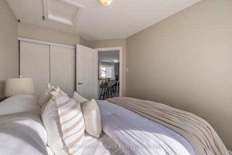 Photo 19 at 206 Oak Leaf Private, Richmond, Stittsville