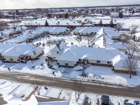 Photo 23 at 206 Oak Leaf Private, Richmond, Stittsville