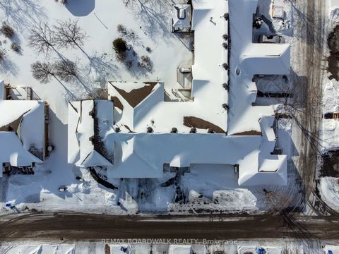 Photo 24 at 206 Oak Leaf Private, Richmond, Stittsville