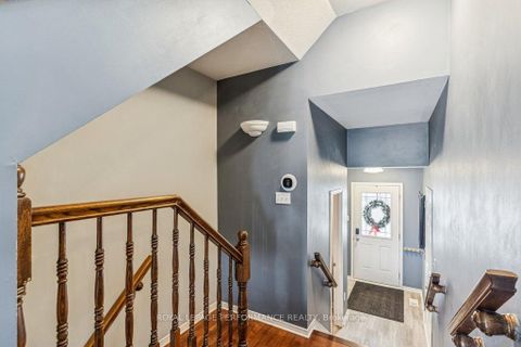 Photo 4 at 223 Catamount Court, Emerald Meadows/Trailwest, Kanata