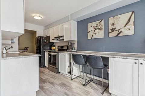 Photo 10 at 223 Catamount Court, Emerald Meadows/Trailwest, Kanata