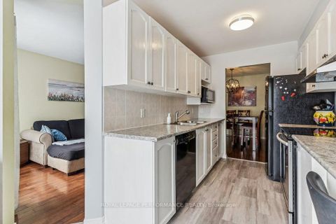 Photo 11 at 223 Catamount Court, Emerald Meadows/Trailwest, Kanata