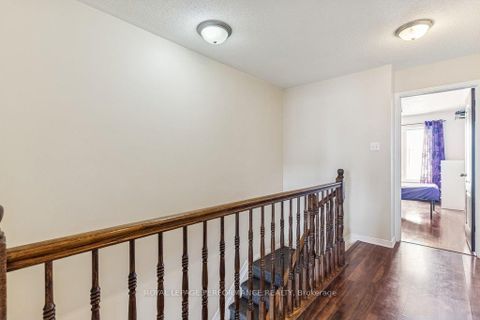 Photo 16 at 223 Catamount Court, Emerald Meadows/Trailwest, Kanata
