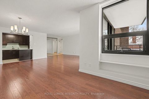 Photo 9 at 304 - 71 Somerset Street W, Ottawa Centre/Golden Triangle, Ottawa Centre