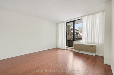 Photo 13 at 304 - 71 Somerset Street W, Ottawa Centre/Golden Triangle, Ottawa Centre