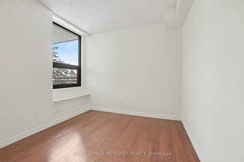 Photo 17 at 304 - 71 Somerset Street W, Ottawa Centre/Golden Triangle, Ottawa Centre