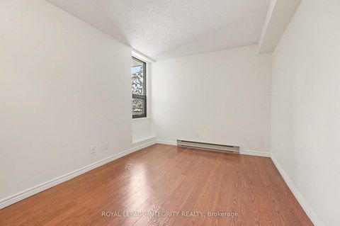 Photo 20 at 304 - 71 Somerset Street W, Ottawa Centre/Golden Triangle, Ottawa Centre