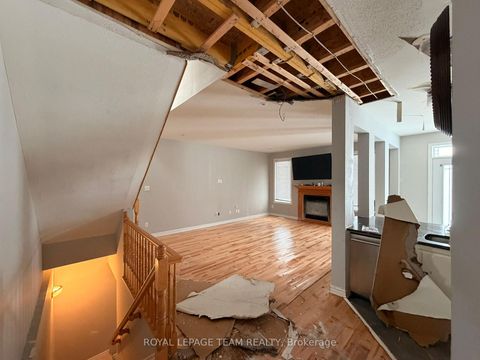 Photo 6 at 300 Fairlakes Way, Avalon East, Orleans