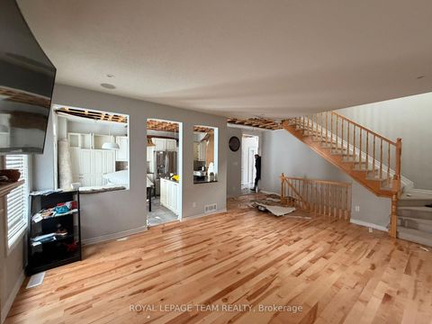 Photo 8 at 300 Fairlakes Way, Avalon East, Orleans