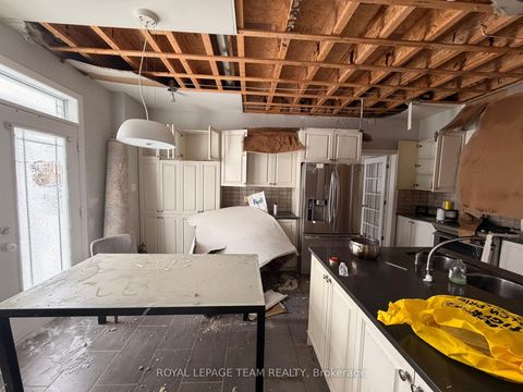 Photo 9 at 300 Fairlakes Way, Avalon East, Orleans