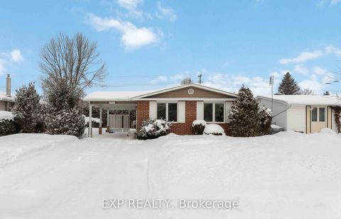 Photo 0 at 303 Amiens Street, Bilberry Creek/Queenswood Heights, Orleans