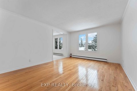 Photo 4 at 303 Amiens Street, Bilberry Creek/Queenswood Heights, Orleans