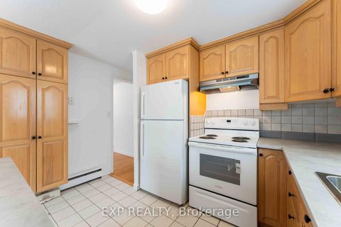 Photo 7 at 303 Amiens Street, Bilberry Creek/Queenswood Heights, Orleans