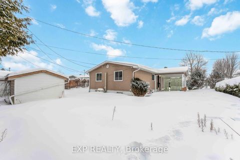 Photo 25 at 303 Amiens Street, Bilberry Creek/Queenswood Heights, Orleans
