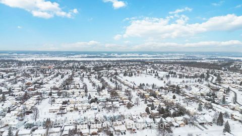 Photo 30 at 303 Amiens Street, Bilberry Creek/Queenswood Heights, Orleans