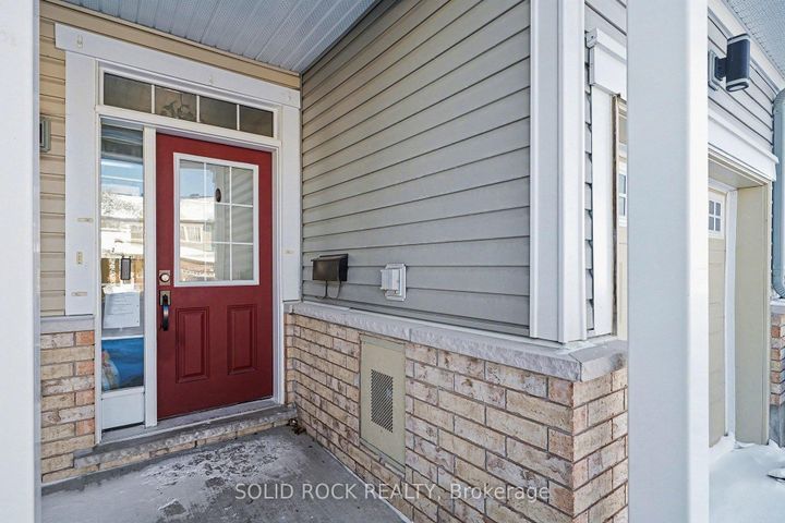 Photo 3 at 407 White Arctic Avenue, Nepean (Half Moon Bay), Ottawa