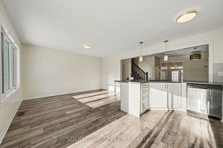 Photo 13 at 407 White Arctic Avenue, Nepean (Half Moon Bay), Ottawa