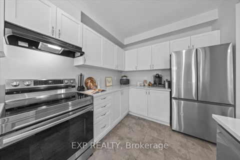 Photo 15 at 686 Quilter Row, Goulbourn Twp From Franktown Rd/South To Rideau, Stittsville