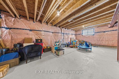 Photo 32 at 686 Quilter Row, Goulbourn Twp From Franktown Rd/South To Rideau, Stittsville