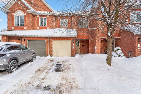 Photo 2 at 37 Flowertree Crescent, Emerald Meadows/Trailwest, Kanata