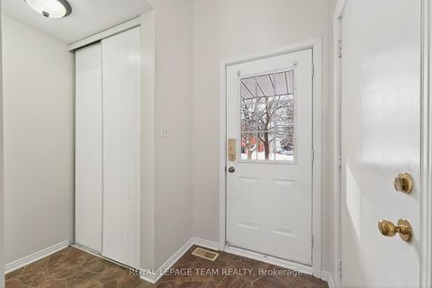 Photo 4 at 37 Flowertree Crescent, Emerald Meadows/Trailwest, Kanata