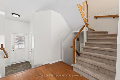 Photo 6 at 37 Flowertree Crescent, Emerald Meadows/Trailwest, Kanata