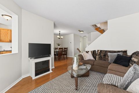 Photo 14 at 37 Flowertree Crescent, Emerald Meadows/Trailwest, Kanata