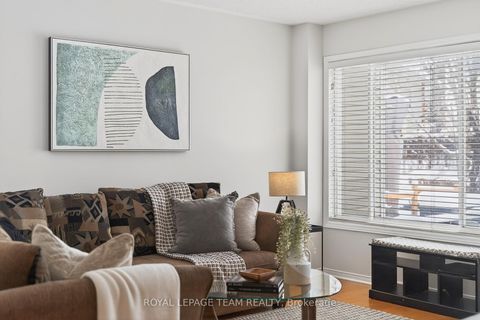 Photo 15 at 37 Flowertree Crescent, Emerald Meadows/Trailwest, Kanata