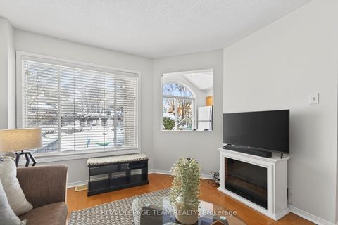 Photo 17 at 37 Flowertree Crescent, Emerald Meadows/Trailwest, Kanata