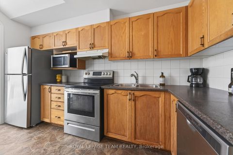 Photo 20 at 37 Flowertree Crescent, Emerald Meadows/Trailwest, Kanata