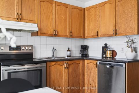 Photo 22 at 37 Flowertree Crescent, Emerald Meadows/Trailwest, Kanata