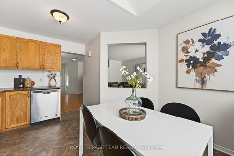 Photo 25 at 37 Flowertree Crescent, Emerald Meadows/Trailwest, Kanata