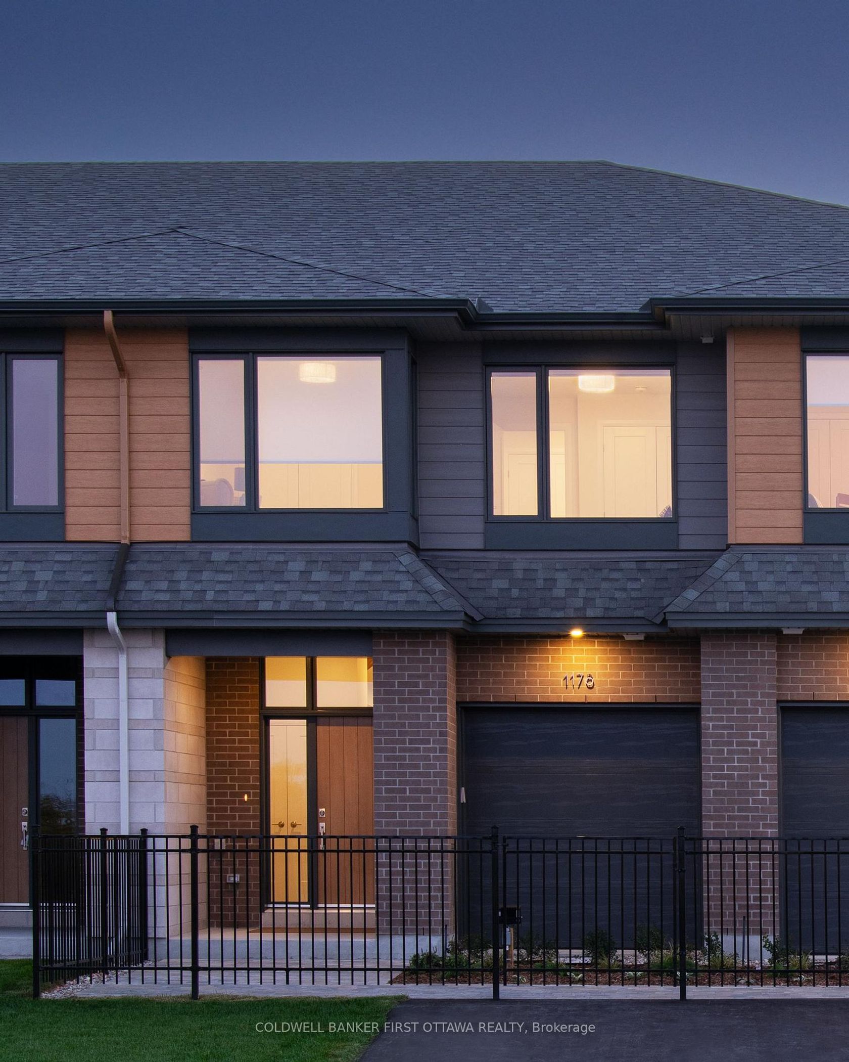 61 TROTMAN Street, Carleton Place 2