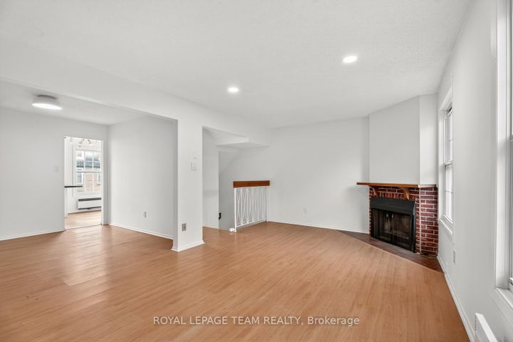 Photo 9 at 9 Moorside Private, Nepean (Carleton Heights), Ottawa