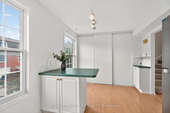 Photo 16 at 9 Moorside Private, Nepean (Carleton Heights), Ottawa