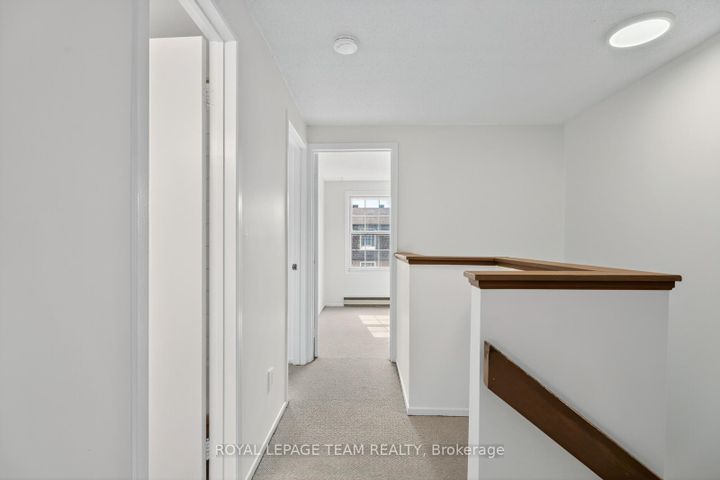 Photo 17 at 9 Moorside Private, Nepean (Carleton Heights), Ottawa