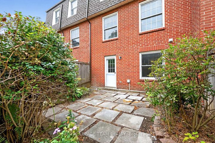 Photo 27 at 9 Moorside Private, Nepean (Carleton Heights), Ottawa