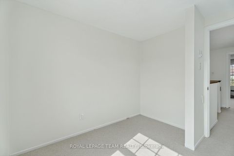 Photo 26 at 9 Moorside Private, Nepean (Carleton Heights), Ottawa