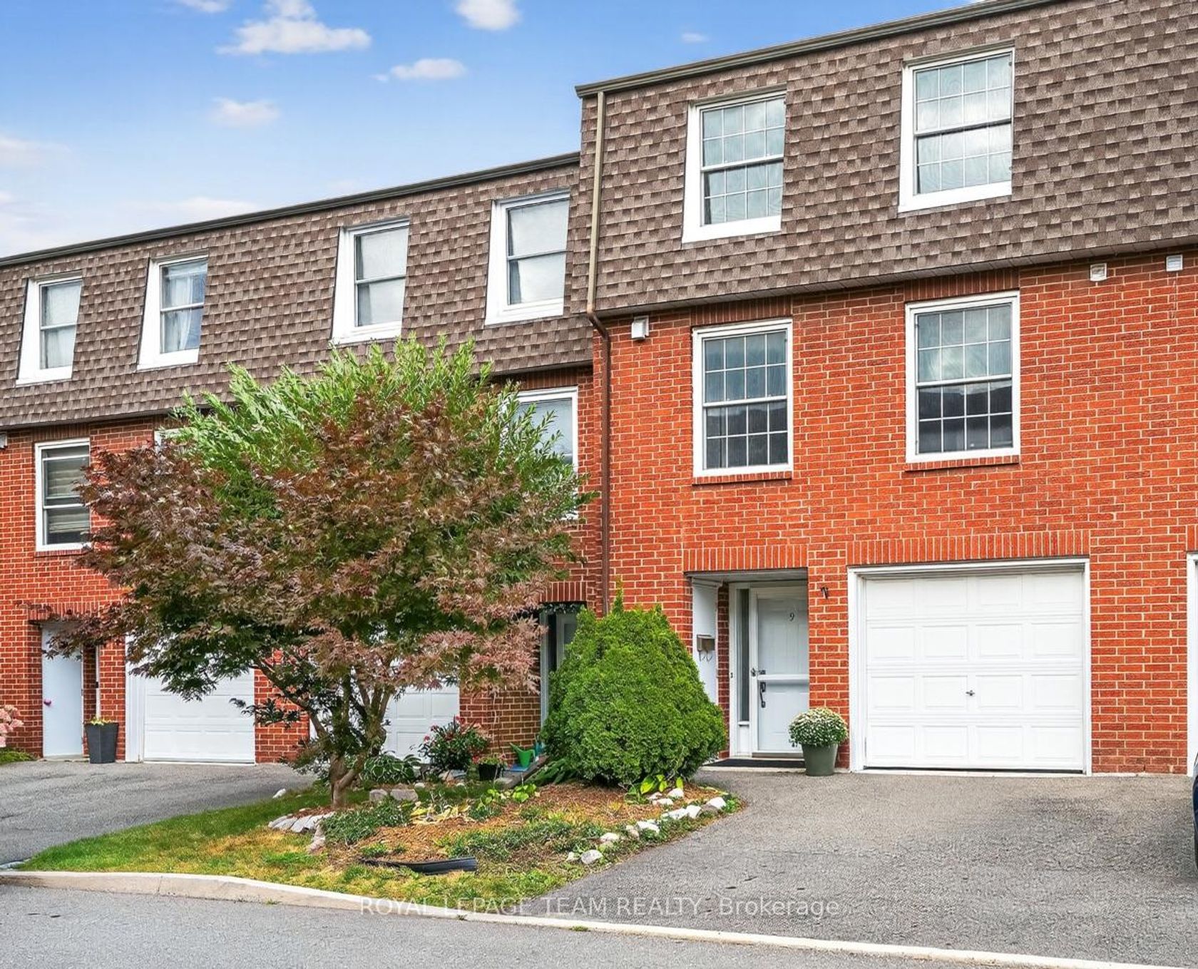 9 Moorside Private, Nepean (Carleton Heights), Ottawa 